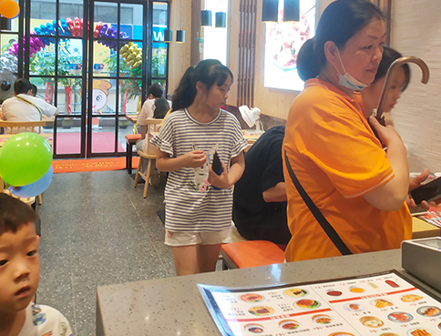 開(kāi)一家餐飲店，如何做好店鋪的宣傳工作？