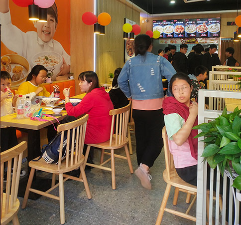 熱烈祝賀湖北咸寧如意餛飩書臺街店火爆開業！